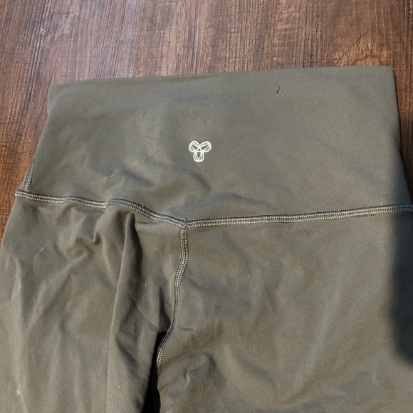 Aritzia - TnaAction TnaLife cheeky high rise - Picture 3 of 3